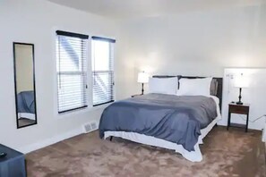 3 habitaciones, escritorio, wifi gratis y ropa de cama