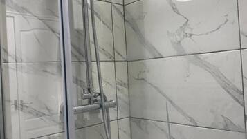 Apartment | Bathroom