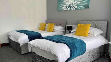 Apartment | 2 bedrooms, iron/ironing board, free WiFi, bed sheets