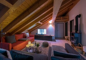 Télévision, cheminée