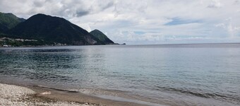 Roseau Hostel & Beach Front Property 12