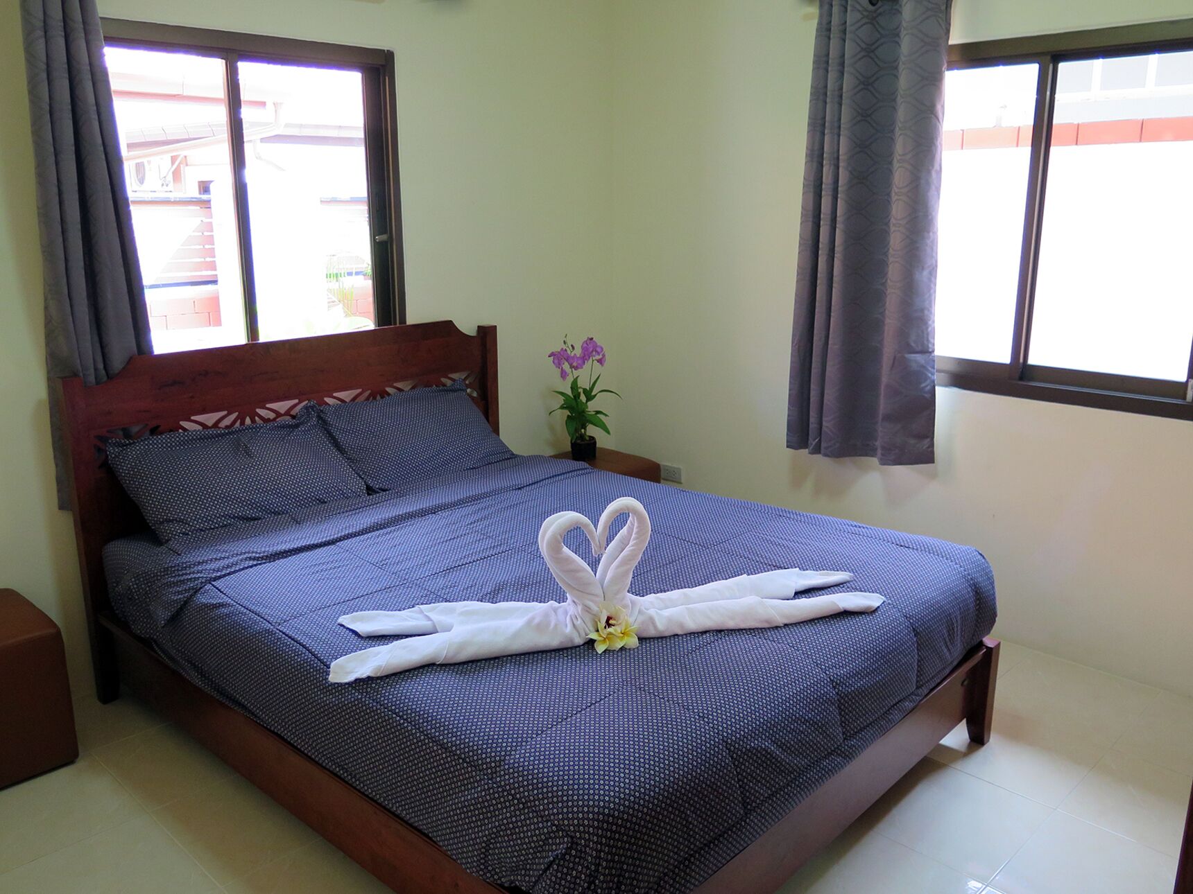 4 quartos, escrivaninha, Wi-Fi de cortesia, roupa de cama