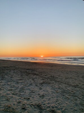 Una spiaggia nelle vicinanze