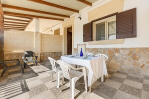 Outdoor dining - Casa Biancomare by BarbarHouse (San Pietro in Bevagna)