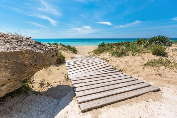 Beach nearby - Casa Biancomare by BarbarHouse (San Pietro in Bevagna)