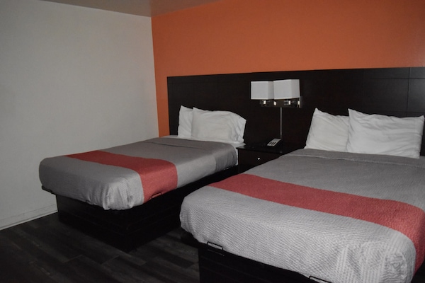 Double Room, Smoking | Iron/ironing board (on request), WiFi (free), bed sheets