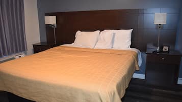 Room, 1 King Bed, Smoking