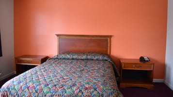 Room, 1 King Bed, Non Smoking | Iron/ironing board, free WiFi