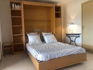 Een strijkplank/strijkijzer, gratis wifi