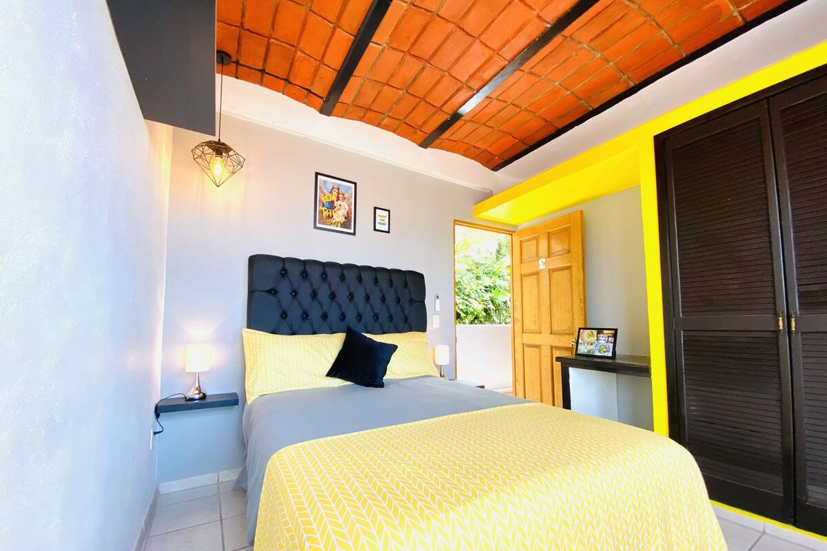 Eenvoudige studio, 1 tweepersoonsbed | Gratis wifi, beddengoed