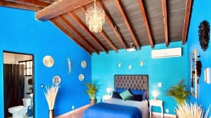 Deluxe Double Room | Television