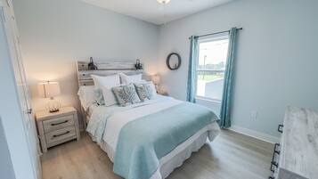 2 habitaciones, escritorio, tabla de planchar con plancha y wifi