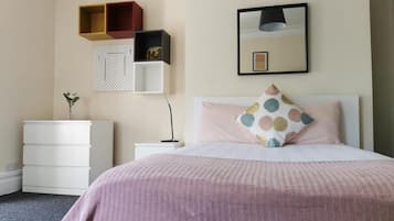 Room (4) | Premium bedding, desk, laptop workspace, soundproofing