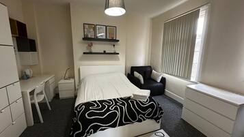 Phòng đôi (7) | Bộ đồ giường cao cấp, bàn, khu vực làm việc phù hợp cho laptop