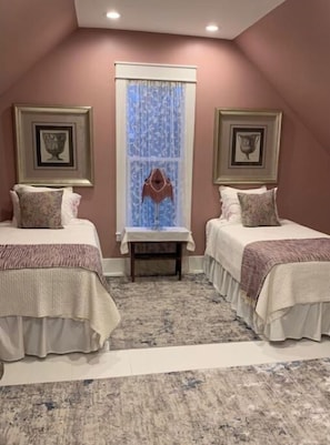 3 Schlafzimmer, Schreibtisch, Bügeleisen/Bügelbrett, WLAN
