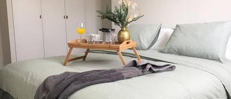 2 bedrooms, soundproofing, iron/ironing board, WiFi