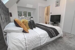 อพาร์ทเมนท์ | 3 ห้องนอน, เตารีด/โต๊ะรีดผ้า, เปลนอนเด็กแบบพกพา, Wi-Fi ฟรี