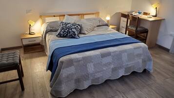 3 Schlafzimmer, Schreibtisch, Reisekinderbett, kostenloses WLAN