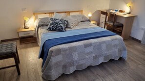 3 slaapkamers, een bureau, reisbedje, gratis wifi