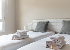 2 slaapkamers, een strijkplank/strijkijzer, gratis wifi, beddengoed