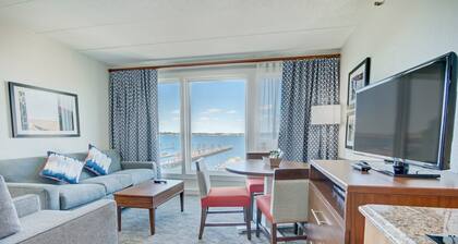 Wyndham Harbor Front Resort in downtown Newport, One Bedroom Suite