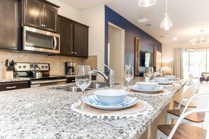 House (Multiple Bedrooms) | Private kitchen | Microwave, oven, stovetop, dishwasher