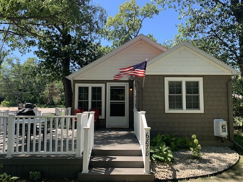 Harper’s Hangout- Cute, cozy Caseville cottage!