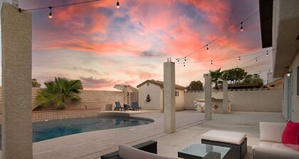 Vegas Retreat, Heated Pool ☼, 10 Min to Strip