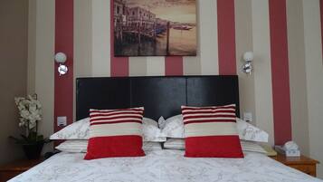 Standard Double Room | Hypo-allergenic bedding, desk, free WiFi