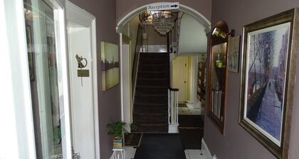 Lansdowne hotel