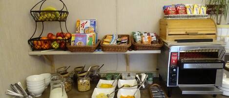 Free daily continental breakfast