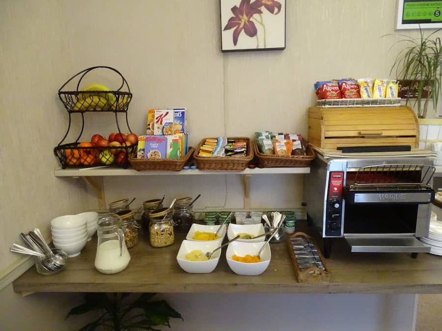 Free daily continental breakfast