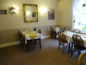 Free daily continental breakfast - Lansdowne hotel (Royal Leamington Spa)