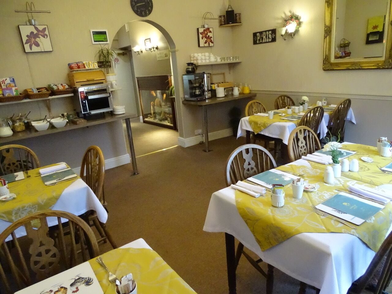 Free daily continental breakfast 