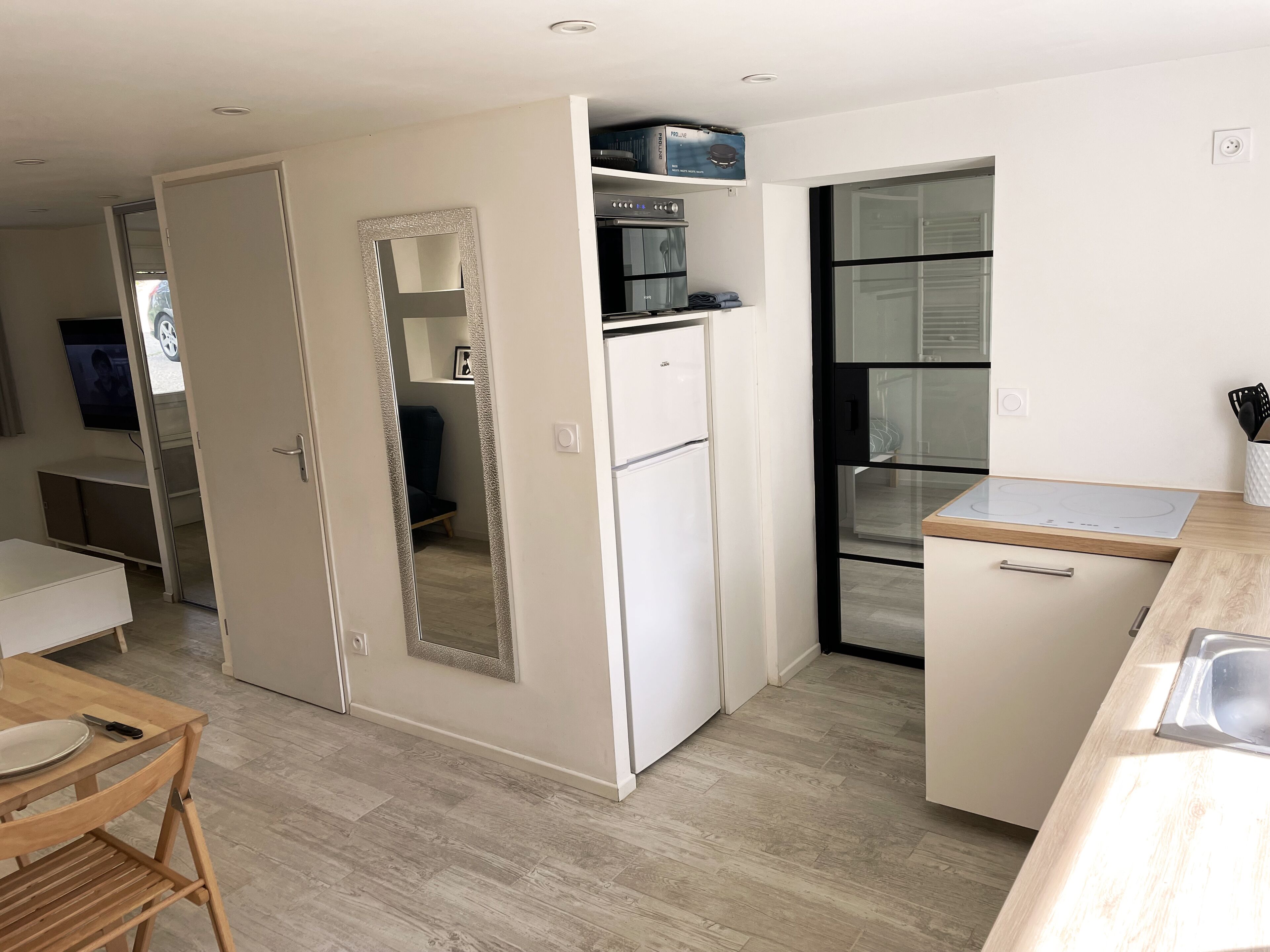 المنشأة من الداخل