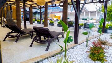 Family Triple Room | Living area