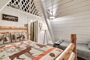 4 bedrooms, desk, iron/ironing board, free WiFi