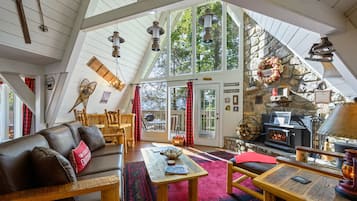 Smart-TV, Kamin, Videospiele, DVD-Player