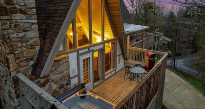 Peak Leaf peeping season in Gatlinburg, Mountain and National Park views