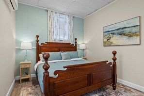 1 bedroom, desk, travel crib, free WiFi