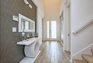 Interior - BEAUTIFUL HOUSE, GOURMET GRILLL, JACUZZI AND GAME ROOM !!! (Kissimmee)