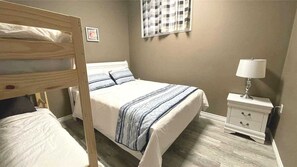 3 chambres, fer et planche à repasser, Wi-Fi gratuit, draps fournis