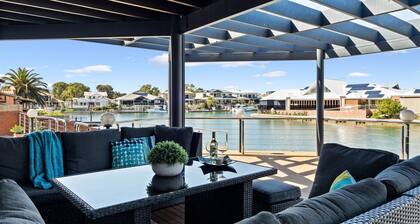 Cambria Whole House Private Jetty -Family & Pet Friendly