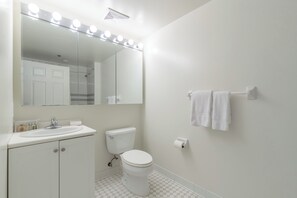 Unclassified image, 5 of 6, button