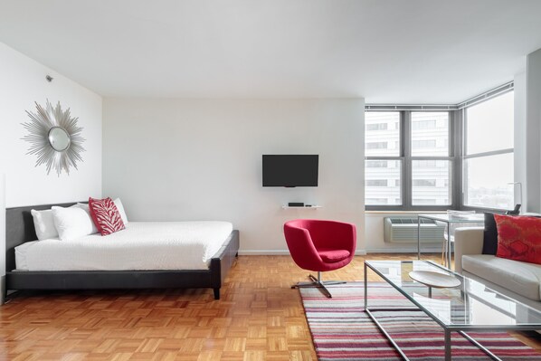 Iron/ironing board, free WiFi, bed sheets - Charming Studio 20 Minutes to Midtown NYC (Jersey City)