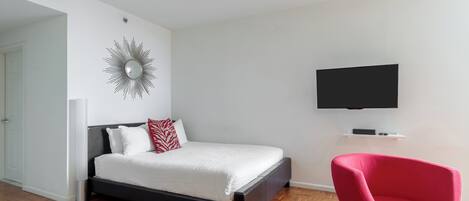 Iron/ironing board, free WiFi, bed sheets