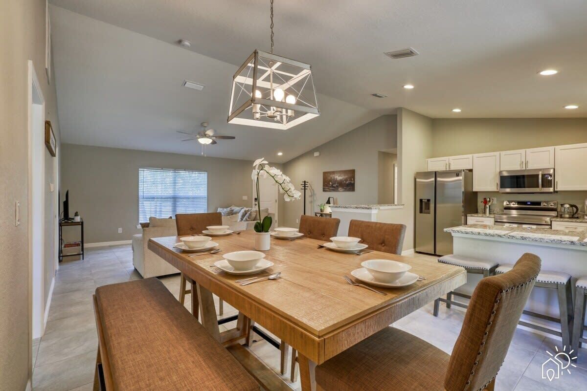 Coastal Retreat, 3 bd. 8 miles> Beach, Public Pool