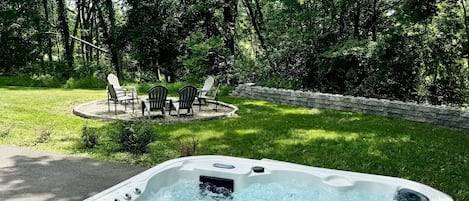 Tina de hidromasaje al aire libre