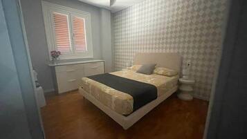 3 chambres, coffres-forts dans les chambres, bureau