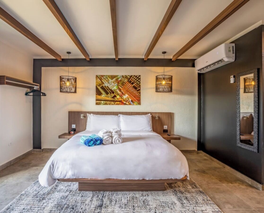 1 bedroom, in-room safe, iron/ironing board, free WiFi